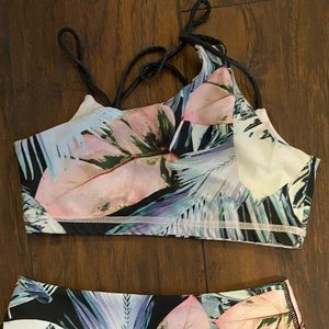 Reversible assymmetrical bra- move NKd